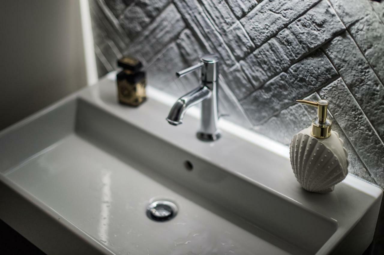 Brand New Studio In Old Town By Hostlovers Kaunas Buitenkant foto